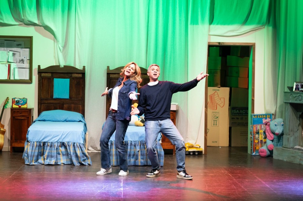 Benvenuti a casa Morandi” al Teatro San Babila: una commedia tra ricordi, musica e risate